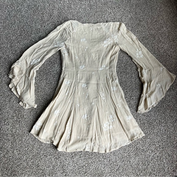 Free People Jasmine Embroidered Bell Sleeve Cream Mini Boho Dress, Size 2 - Picture 9 of 11